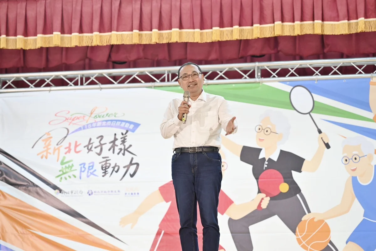新北日照中心達135家！侯友宜盼如「便利商店」深入社區 專屬長者運動會熱血登場