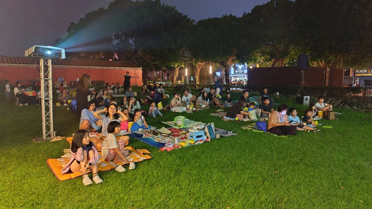 【連假去哪兒】屏東書院變身星空電影院!草地野餐賞《可可夜總會》嗨翻全場
