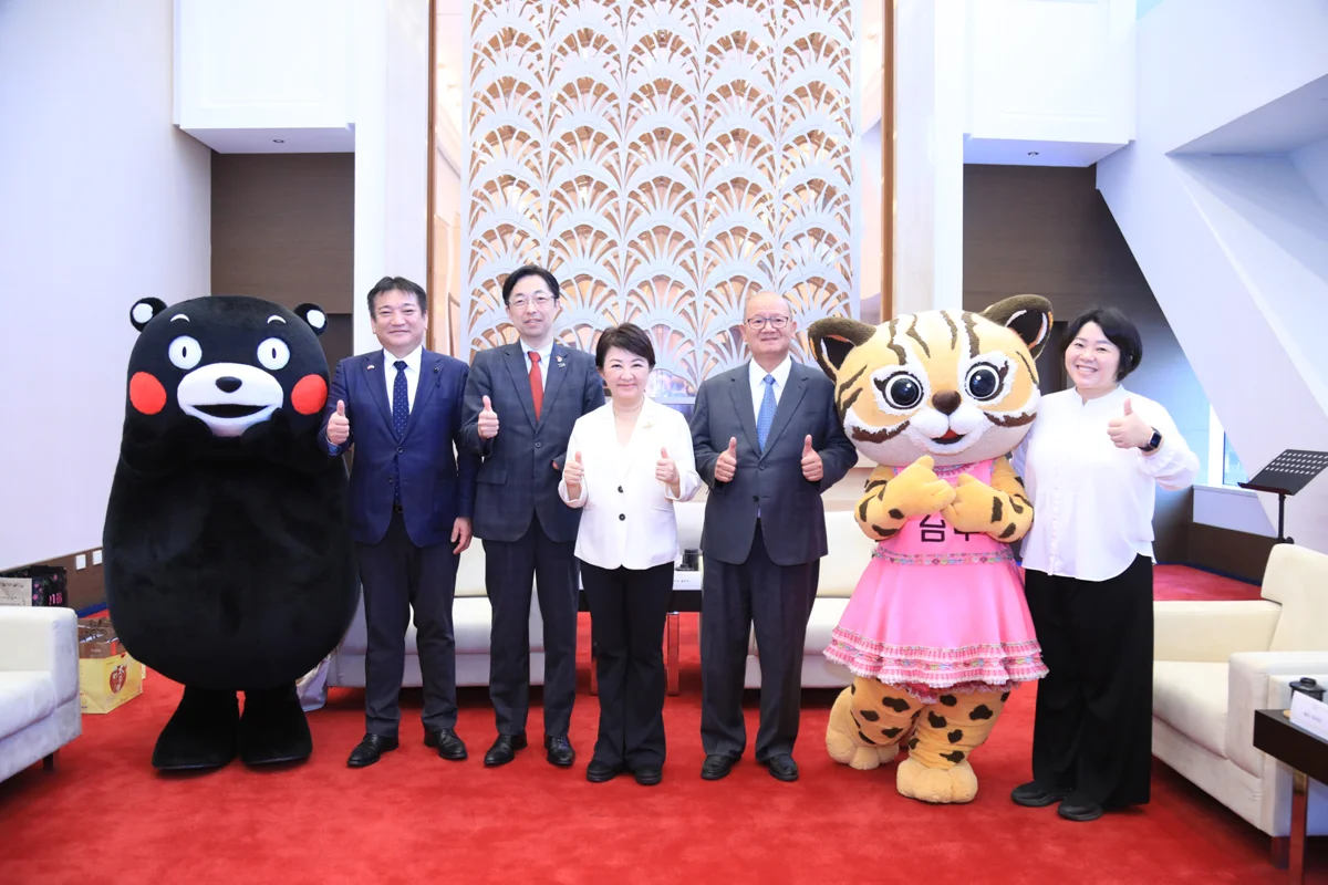 台中熊本情誼深化!熊本知事率團訪台致謝 熊本熊合體樂虎萌翻全場