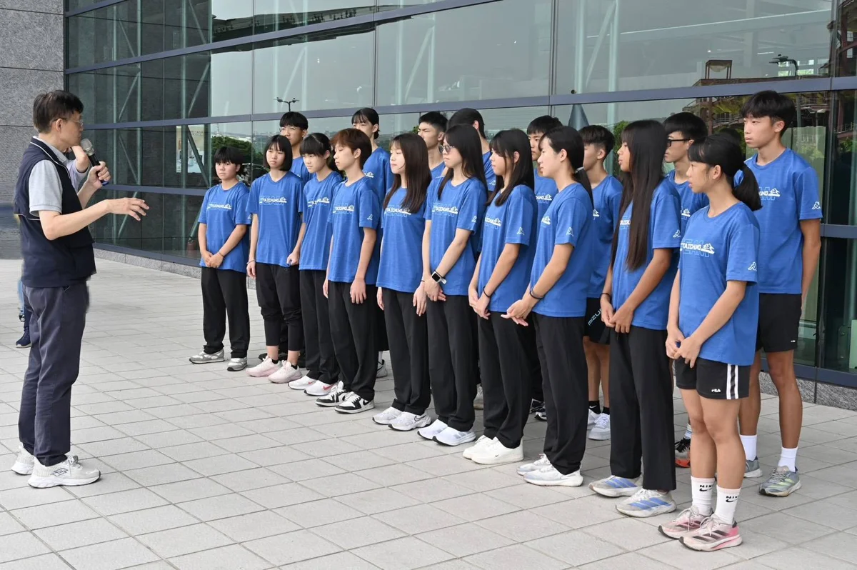 台中小將出征國際少年運動會!24名代表隊拚戰4大項目 蔣偉民高鐵站熱血送行