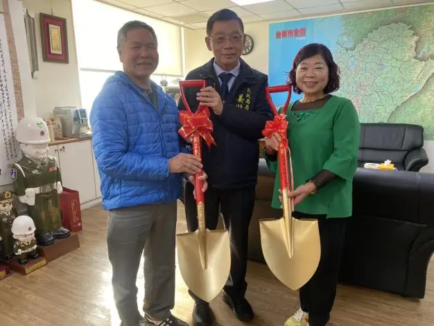 台南「助孕神器」秒殺!民政局長親送金鏟子求好孕,祝你好孕已全數送完