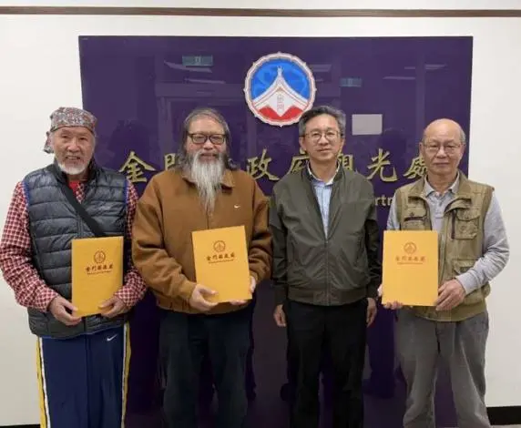 辦公室變藝廊!金門縣府走廊驚見30幅名家書畫,洽公民眾直呼大開眼界