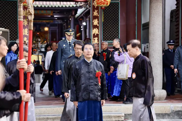 府城傳承百年古禮!黃偉哲率隊主祭武聖 永福國小學童獻跳六佾舞