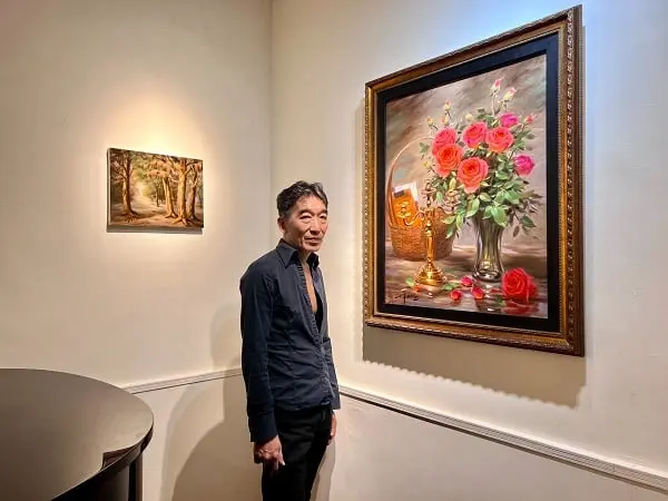 夏日微笑在花蓮綻放:林中信油畫個展開幕在小張文青咖啡館