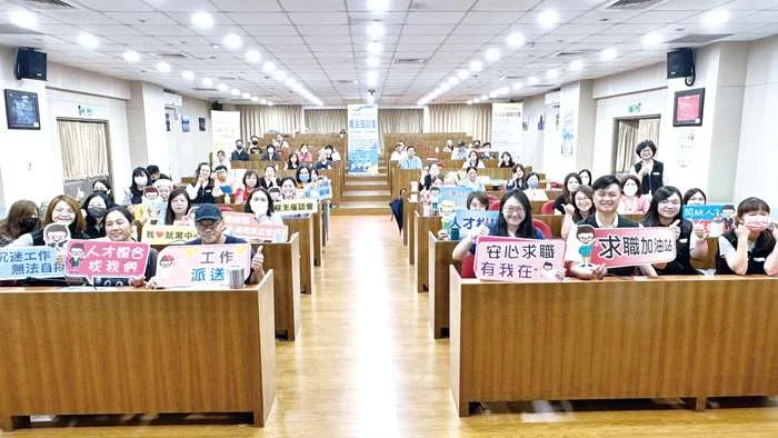 缺工怎麼辦?金門就業中心傳授AI招募術 助企業找人才