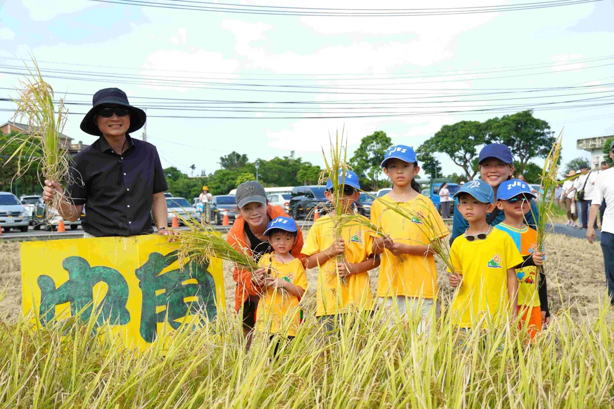 賓航賓士與愛鄉護農會攜手助農!3000公斤「彩田米」捐助萬里金山學童