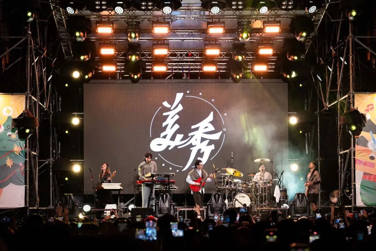 6萬人嗨翻週一！美秀集團三度登高雄聖誕生活節，百貨「心願卡」買氣爆棚