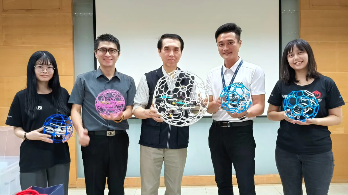 台中工策會攜手企業搶進「低空經濟」!無人機足球射門體驗嗨翻全場