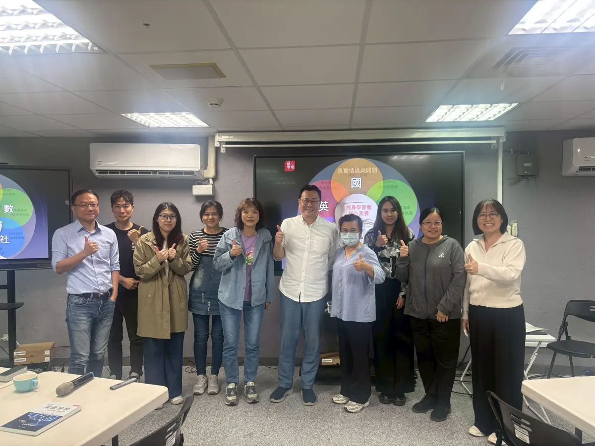 花蓮啟動「雙閱讀認證」!徐榛蔚:打造素養教學新典範,迎戰數位資訊爆炸時代