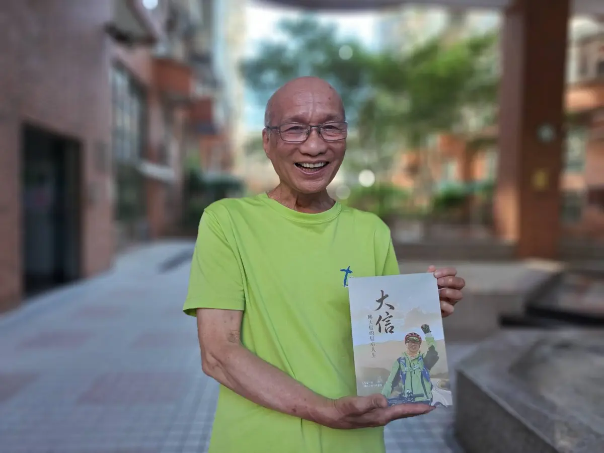 抗癌鬥士單車環台募款10年!邱大信無懼鼻咽癌 赴八里包裝食物箱助弱勢