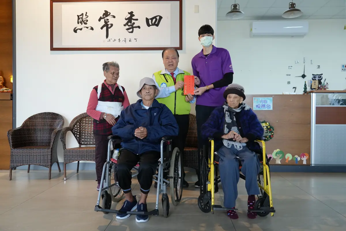 澎湖春節送暖!縣長陳光復走訪6大社福機構,親送紅包場面超溫馨