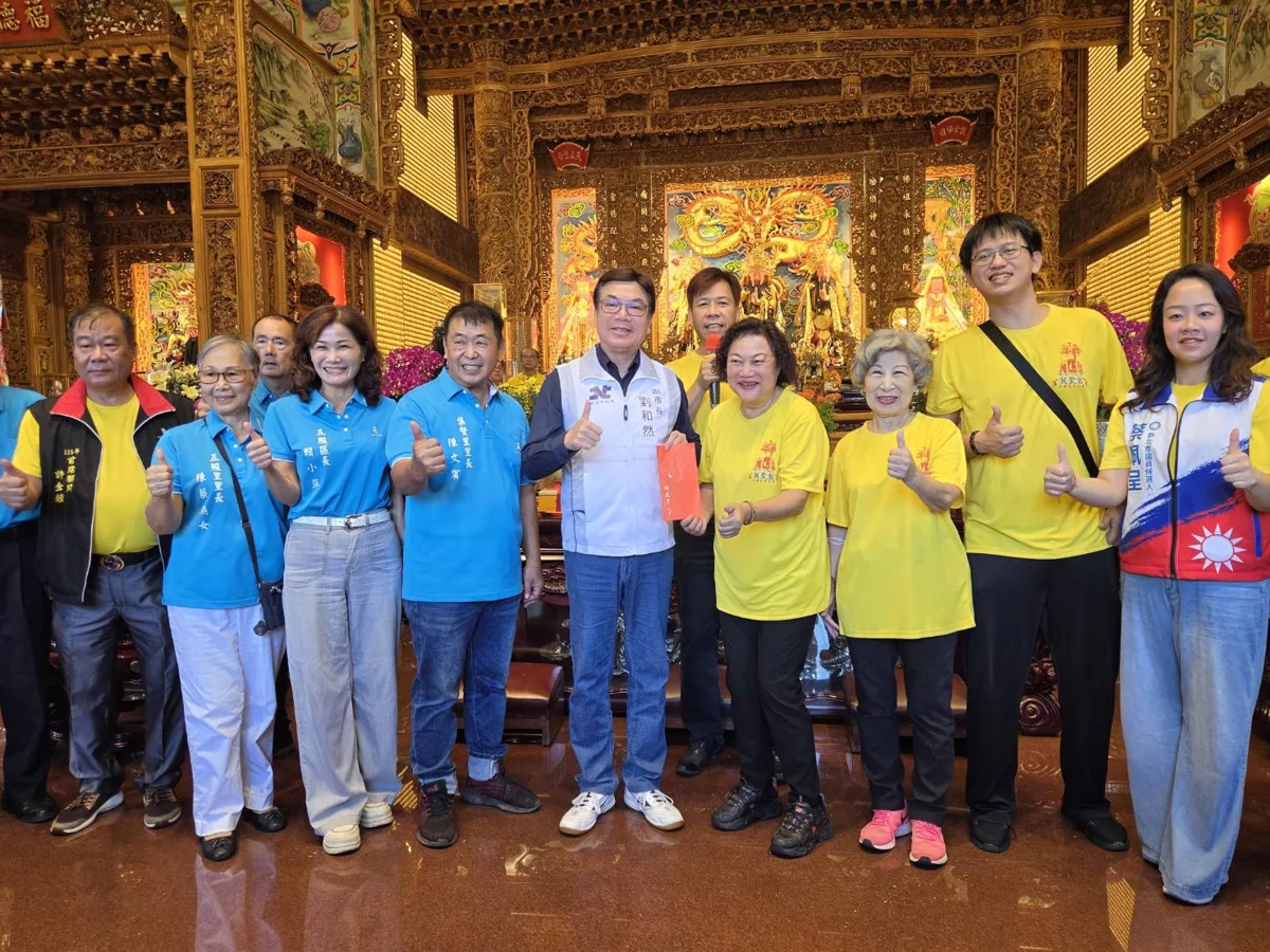 宗教善行點亮新北！五股文化季熱鬧登場 汐止福龍宮捐輔具助弱勢