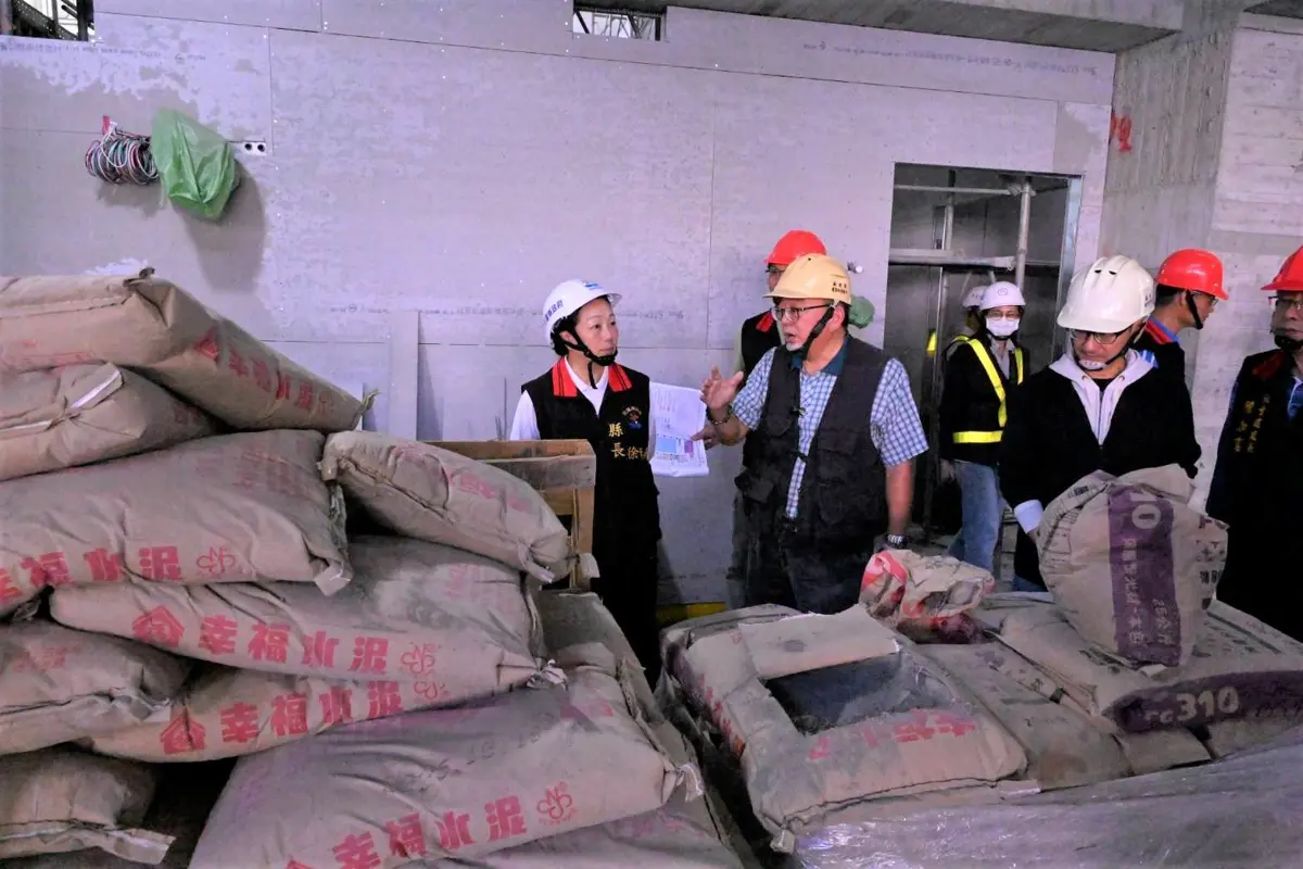花蓮全民運動館進度曝光!縣長徐榛蔚:拚2026下半年啟用,AI防塵、無障礙成亮點