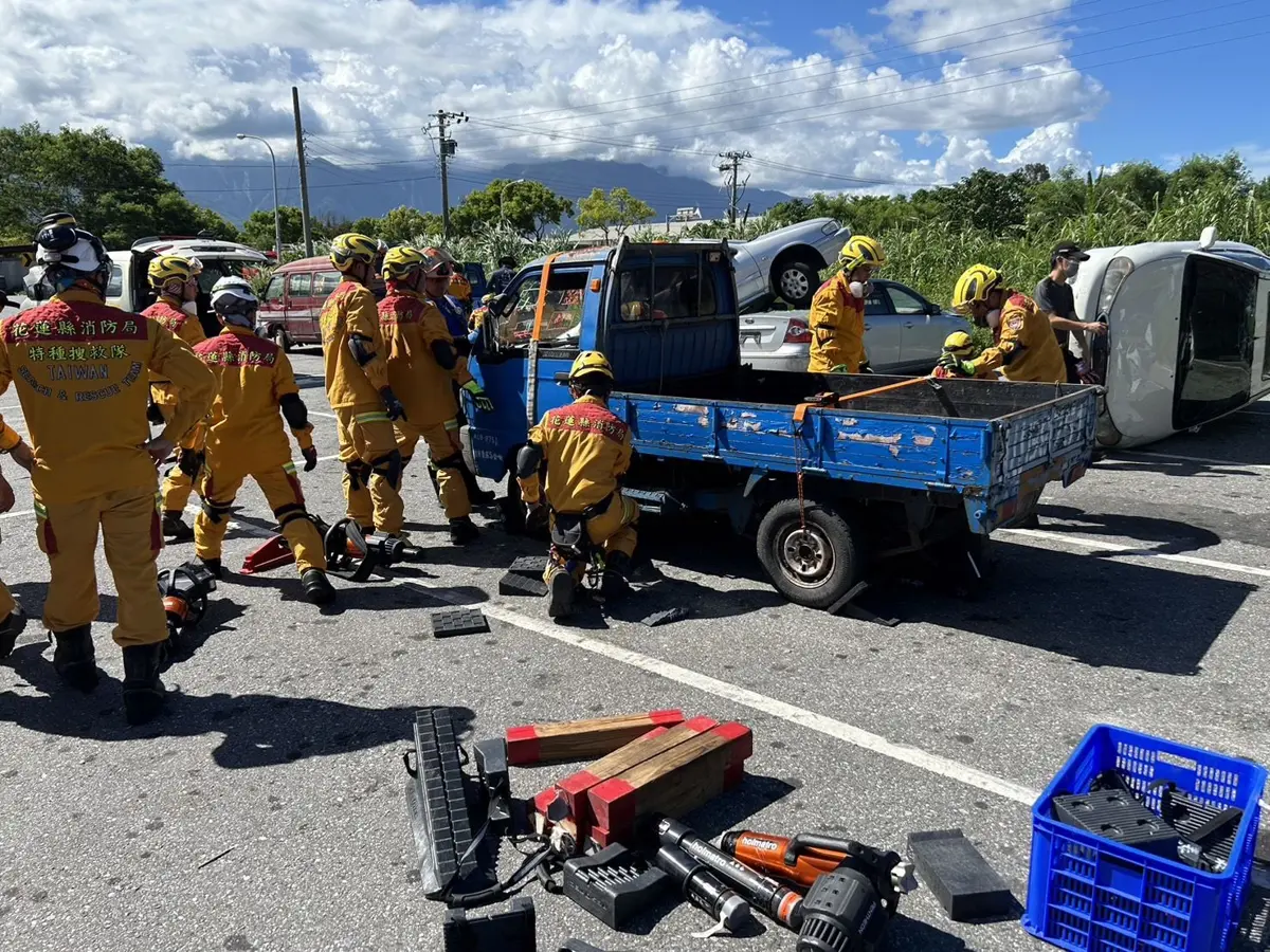 打造專業救援隊伍 花蓮消防局強化車輛事故應變能力 24名消防員參與密集訓練