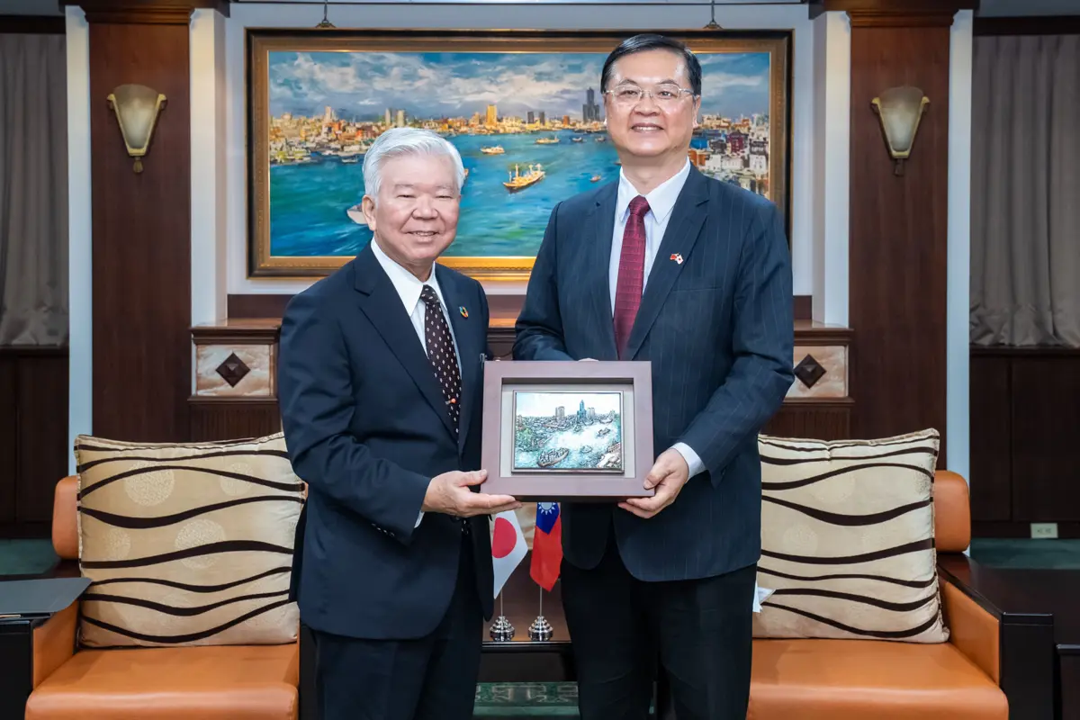 高雄沖繩聯手!日副知事讚智慧交通,鎖定亞灣區共譜新創藍圖