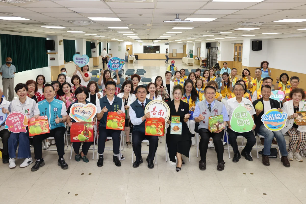 挺柚農送愛心!「青果西施」連6年募千盒文旦助台南弱勢
