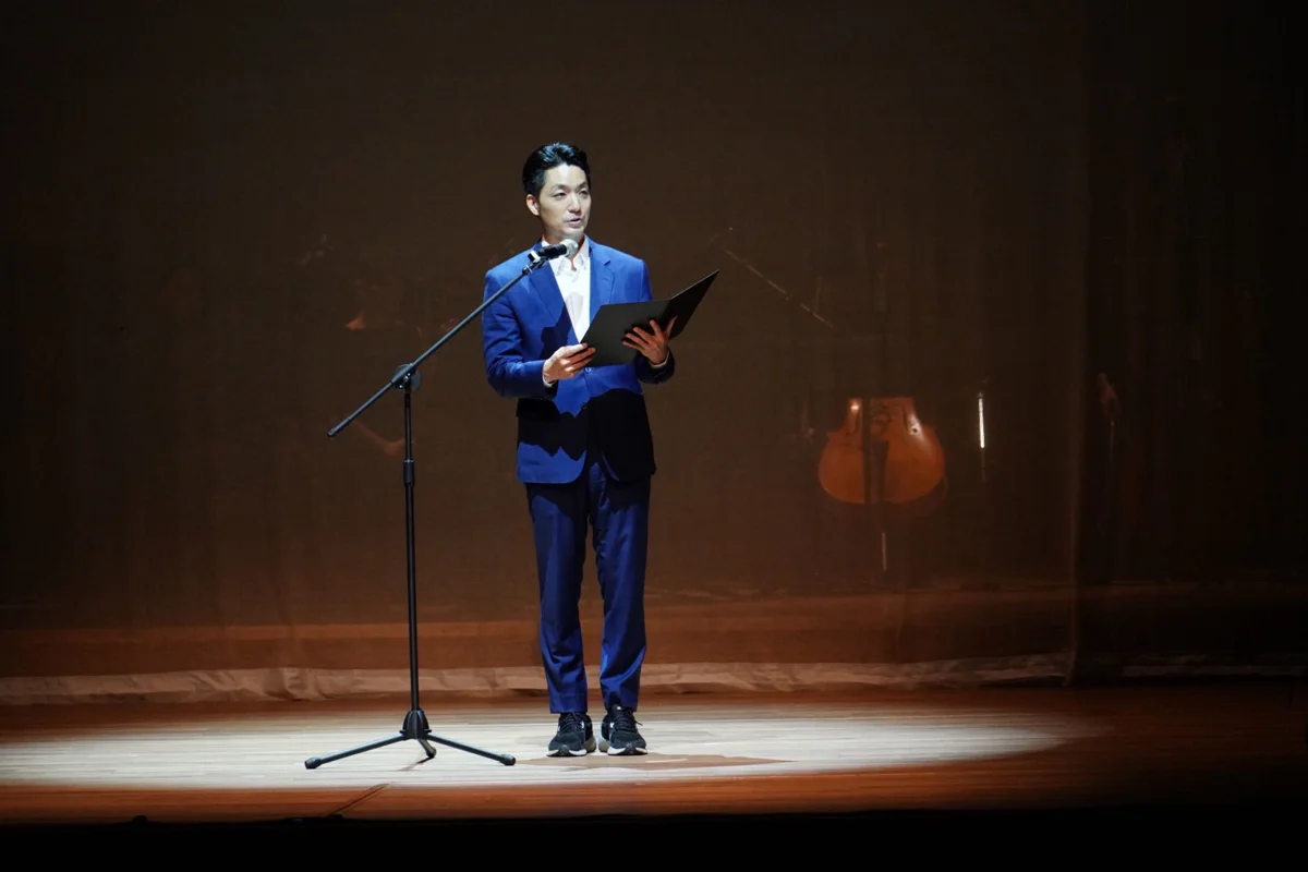 [2026臺北詩歌節] 蔣萬安化身朗讀者！獻聲〈如歌的行板〉揭開秋日文學盛宴