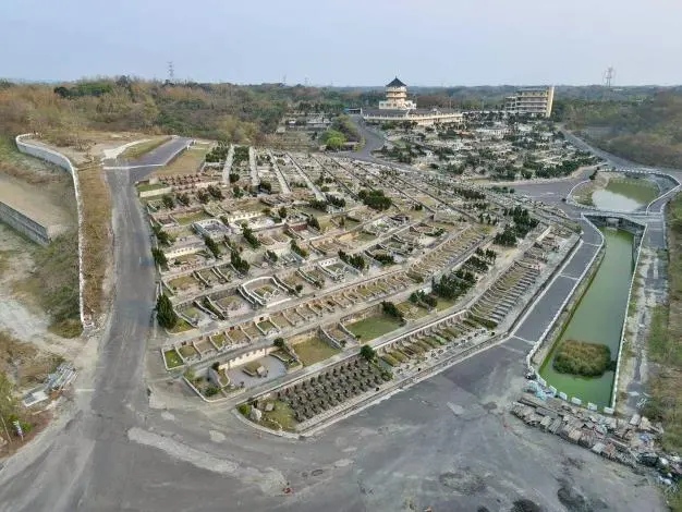 清明掃墓怕火災?台南出動無人機「陸空聯防」 全天候守護公墓安全