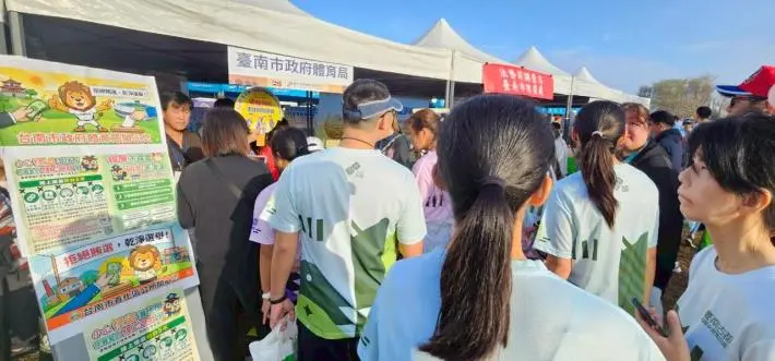 古都馬拉松2.5萬人開跑!不只吃爆牛肉湯、蚵仔煎,完賽還送「這個」超驚喜