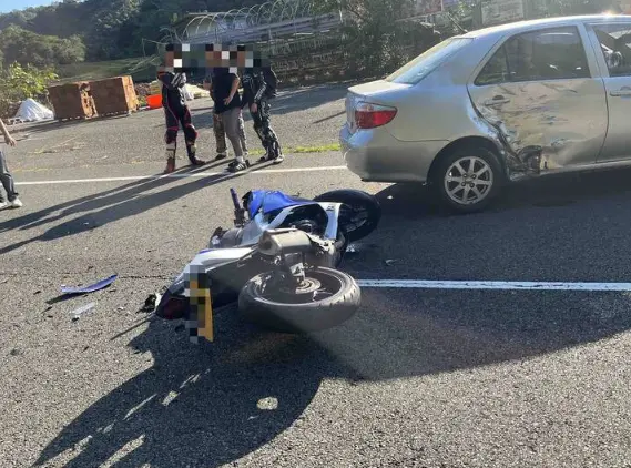 台3線獅潭段又傳車禍!22歲重機女騎士與轎車對撞 全身擦傷送醫
