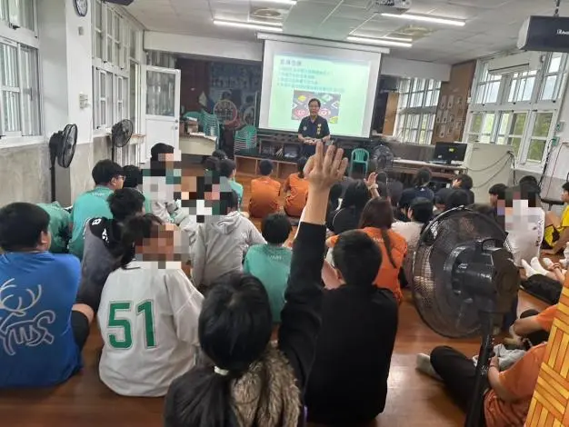 數位安全從校園扎根！東警前進鹿野國中 破解性別暴力與最新詐騙手法