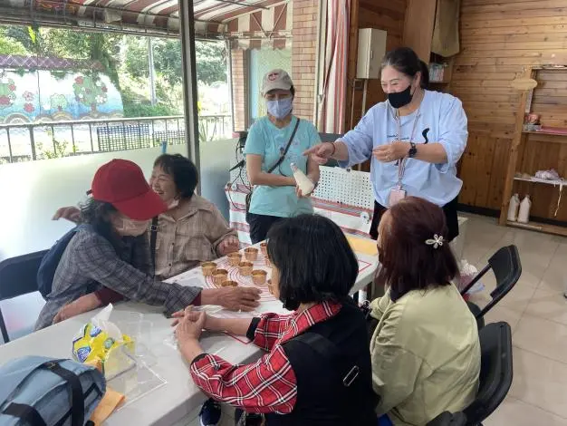 竹縣家庭照顧者「壓力山大」？烘焙坊飄香療癒身心，喘息服務助你找回笑容