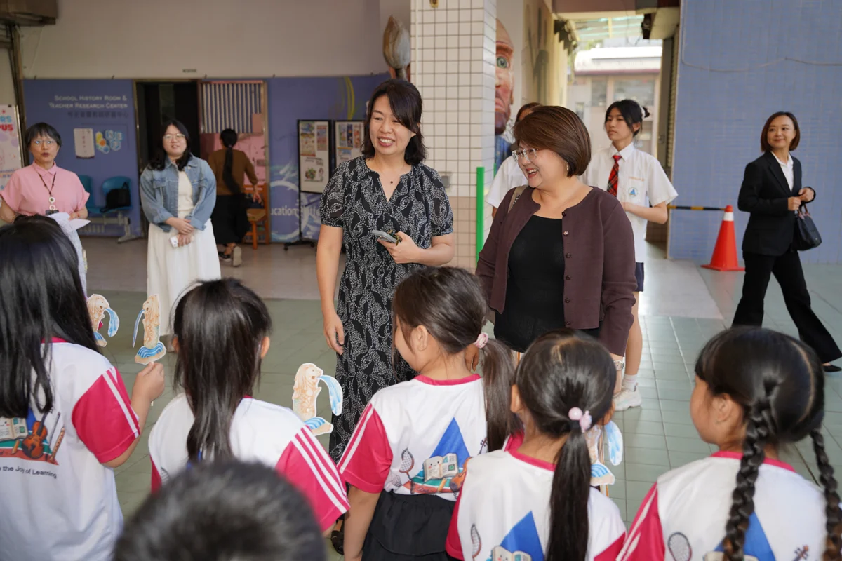 新加坡代表親臨汐止青山國中小!「大使校園開講」勉勵200師生放眼世界、赴星深造