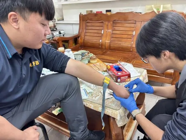 苗栗急凍!頭屋消防隊頂寒風苦練「這技術」,醫護級救護守護鄉親安全