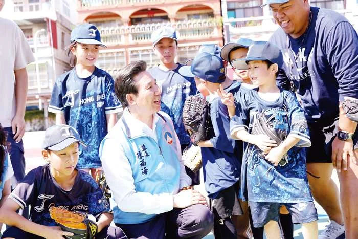 金門代表隊出征!第11屆離島運動會授旗,挑戰11項賽事爭取最高榮耀