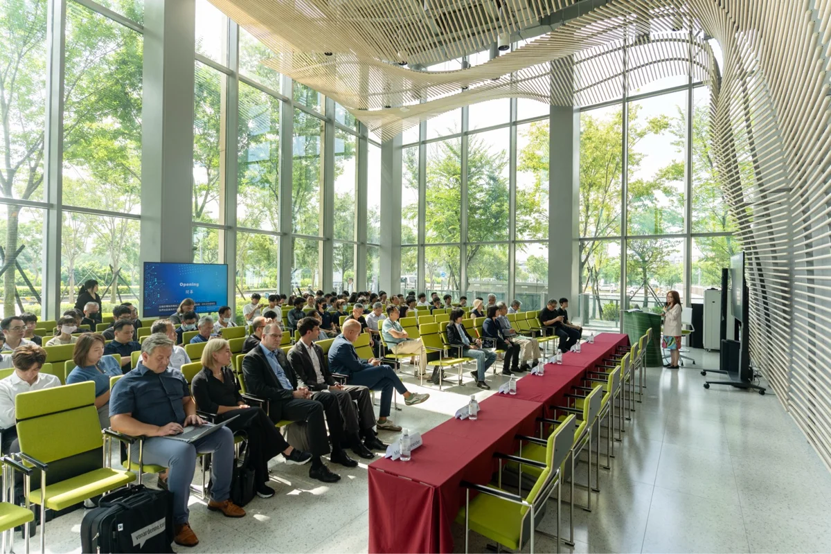 台德科技交流!台中經發局攜手逢甲大學 助企業掌握半導體與光學國際趨勢