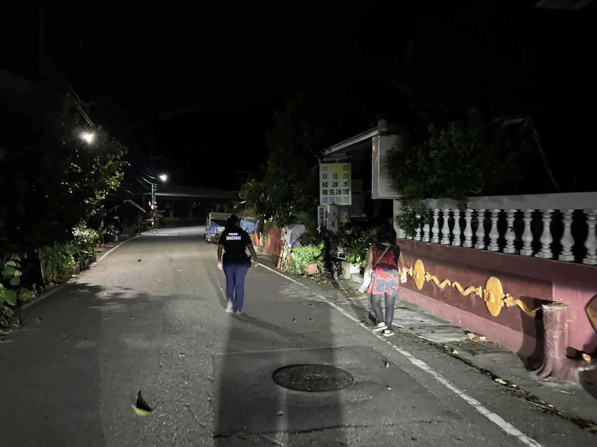 颱風夜遭友人丟包分駐所外!太麻里暖警開巡邏車護送身障女返家