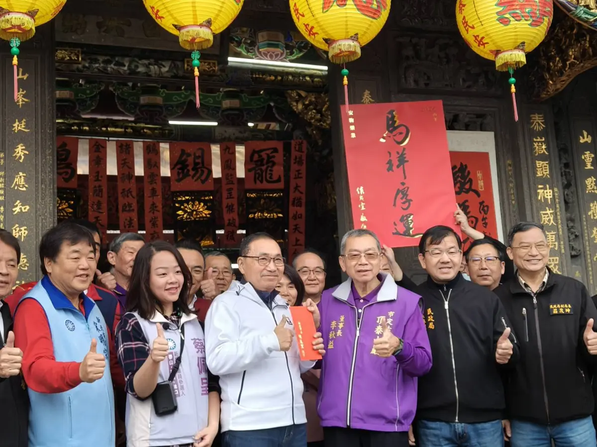 侯友宜大年初三走春!連跑泰山、五股4大廟宇祈福,明日行程預告