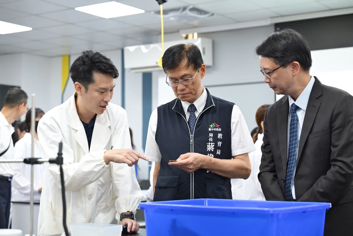 培育AI與半導體人才向下扎根!台中市文華高中「晶創跨域教室」正式啟用