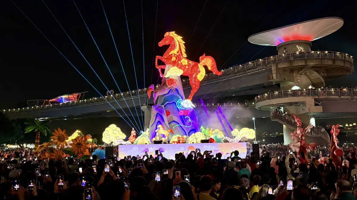 快來當神攝手!2026新北燈會攝影賽總獎金15萬 LINE隨拍隨投超簡單