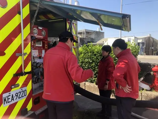 備戰缺水區救災!苗栗消防頭屋分隊實戰演練「河川抽水」 提升應變力