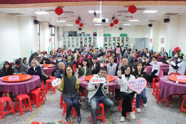 苗栗新苗教養院溫馨圍爐!企業聯手縣府送暖,助80位院生「馬到成功」迎新年