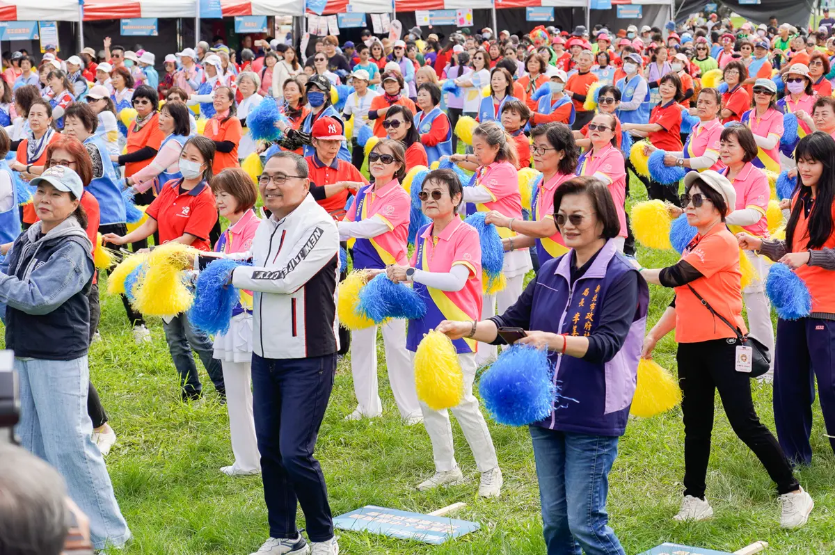 新北志工日3千人齊聚!76歲嬤抗癌仍堅守崗位,侯友宜讚:城市最暖風景