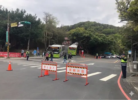 清明掃墓不想塞在半路?北市3/14起連10天交管,3大墓區免費公車攻略必看