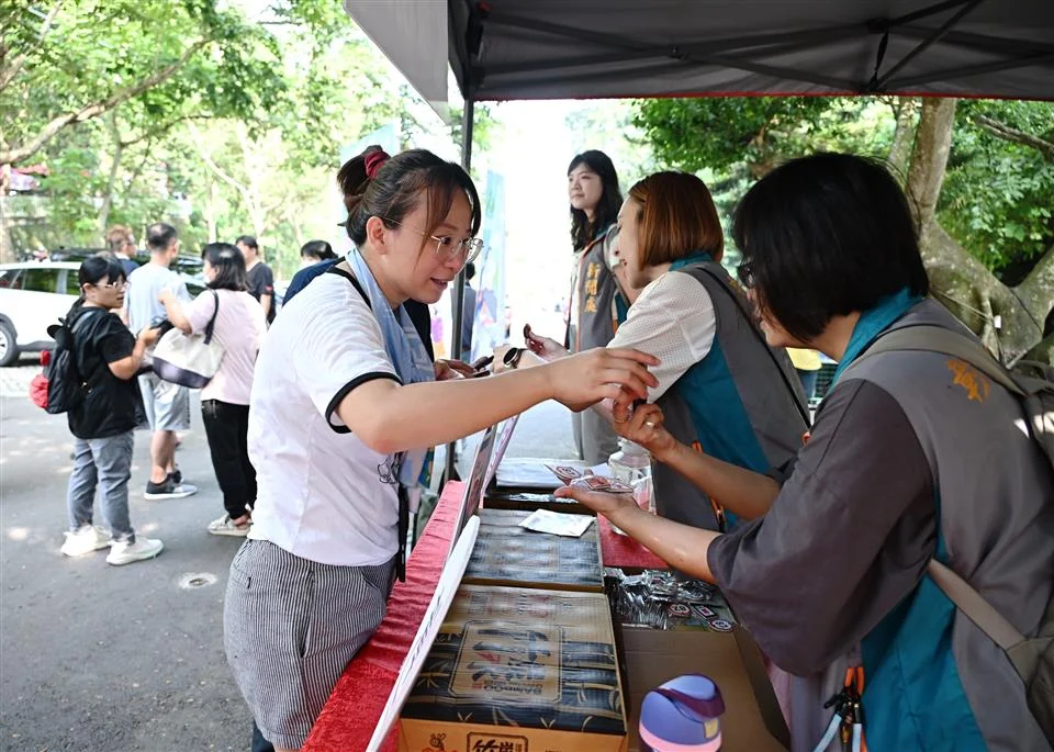 王彩樺快閃員林藤山步道!彰化交安月起跑 籲「騎車毋通趕」保平安