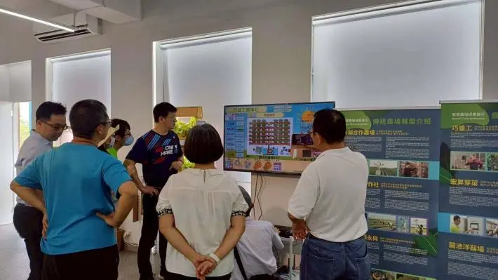 雲林國小變身AI農場！土庫越港國小首創智慧農業基地，種草莓學科技