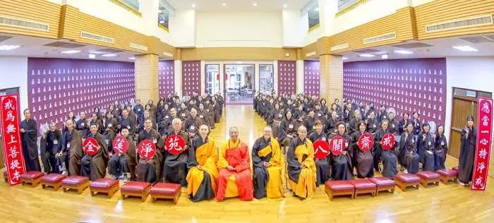 金蓮淨苑八關齋戒 近百位民眾體驗「一日出家」洗滌心靈