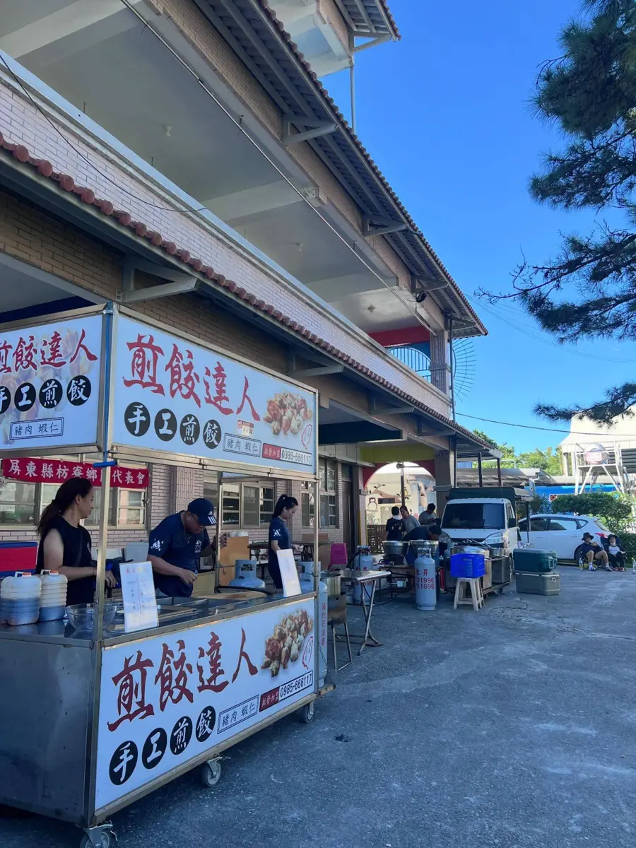 光復人快來!幽靈餐車、煎餃達人集結光復國小為災民煮食撫慰人心