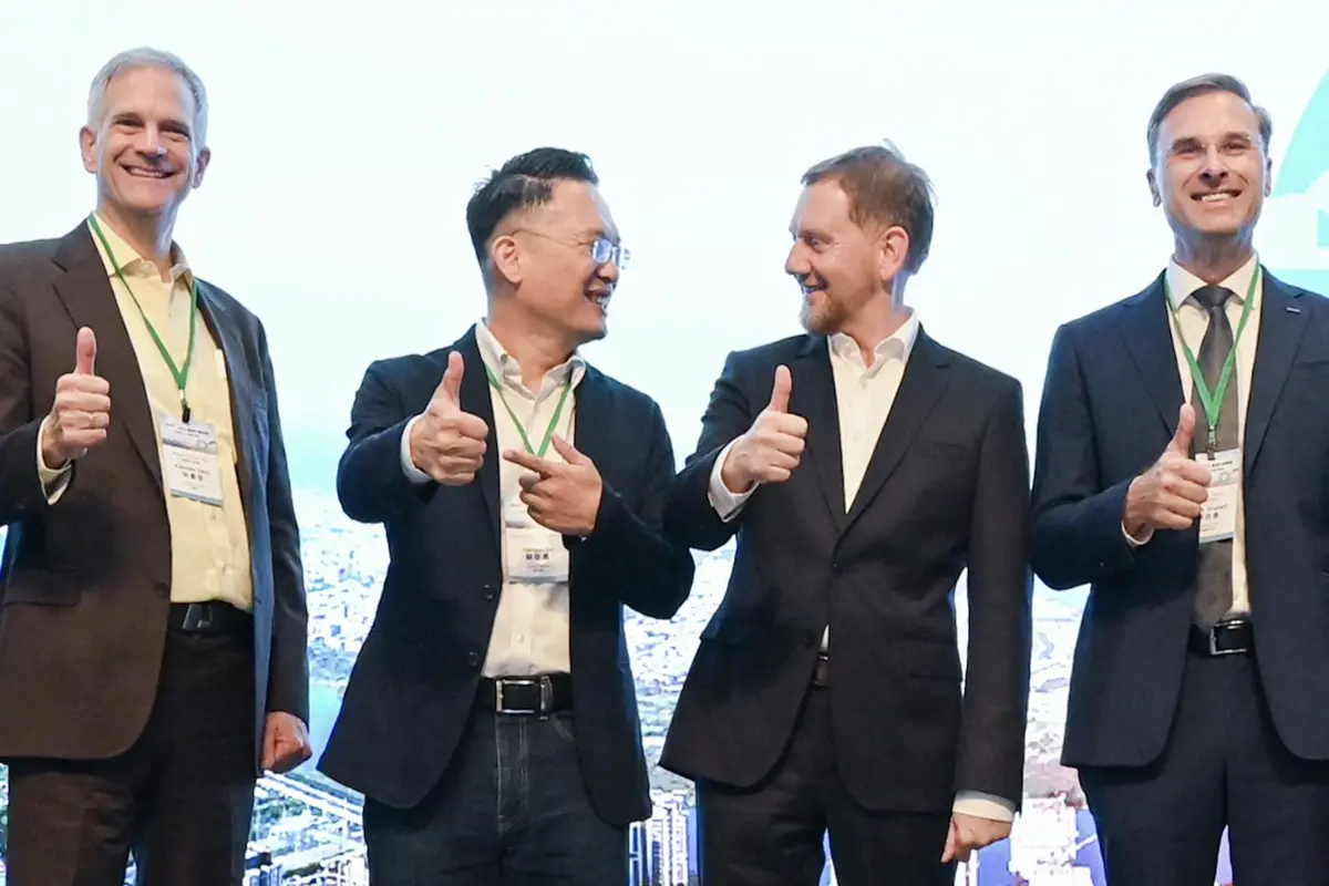 桃園副市長蘇俊賓「全手繪簡報」驚豔德國!暢談淨零城市4大智慧解方