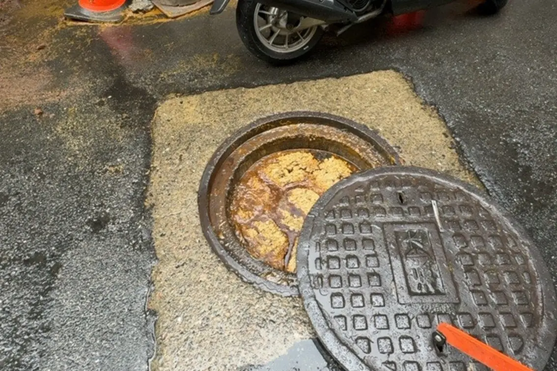 新北下水道殺手找到了!頭號元兇竟是家戶「排洩油脂」,一年塞爆近2千管線