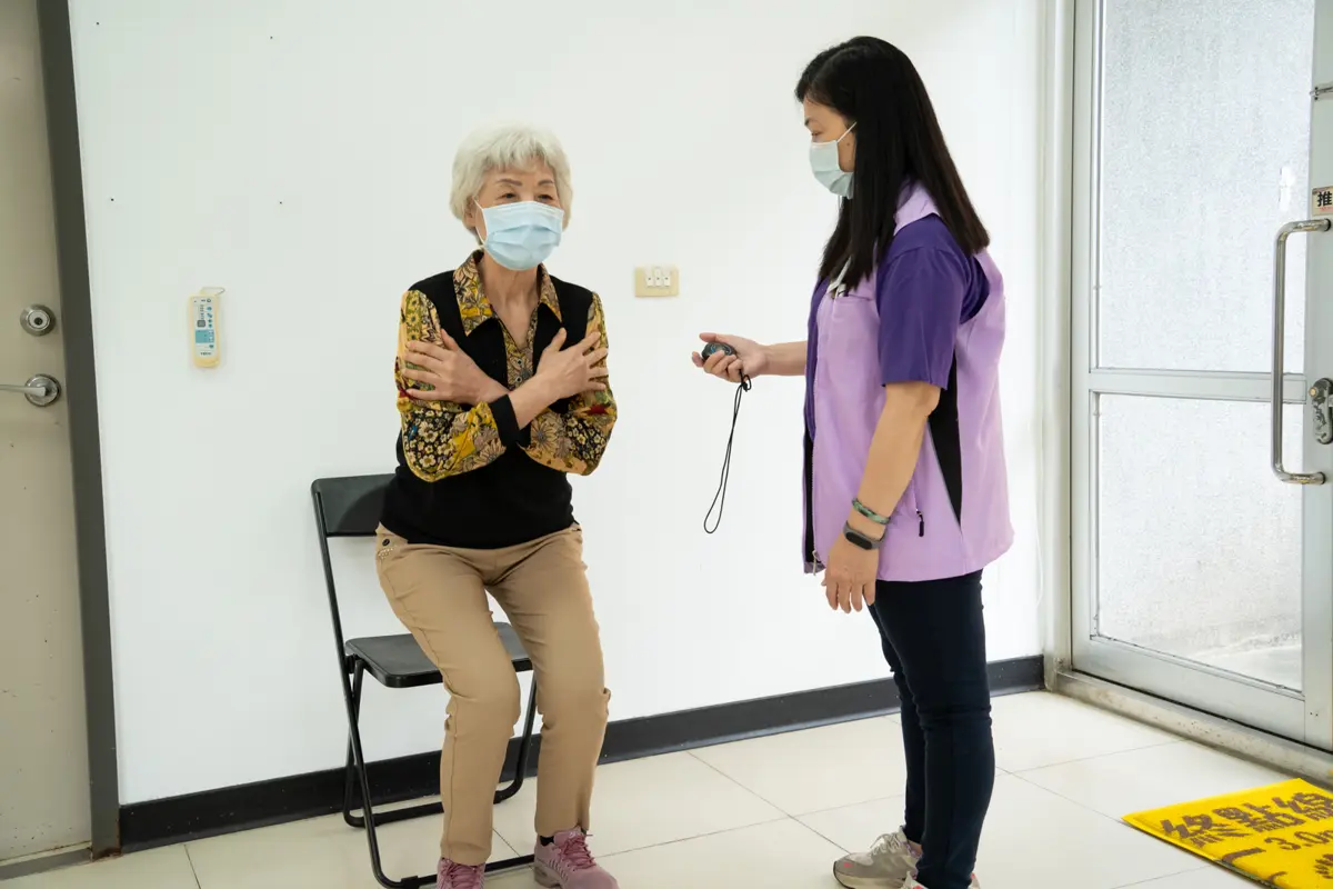 新北長輩快看!6月起做檢測就送200元禮券,「銀髮勇者召集令」限時開跑
