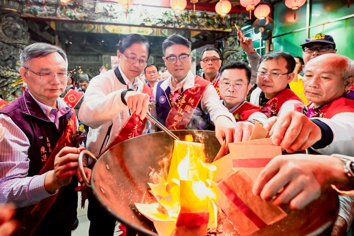 蘆竹天公廟慶天公生！張善政親發福袋 祝福市民「馬載祿厚」