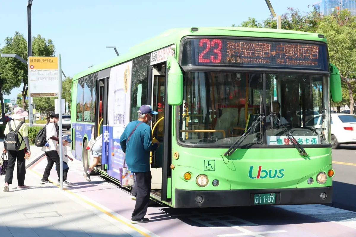 台中公車評鑑出爐!和欣客運奪冠、2家吊車尾 「未禮讓行人」新罰則恐砍補助款