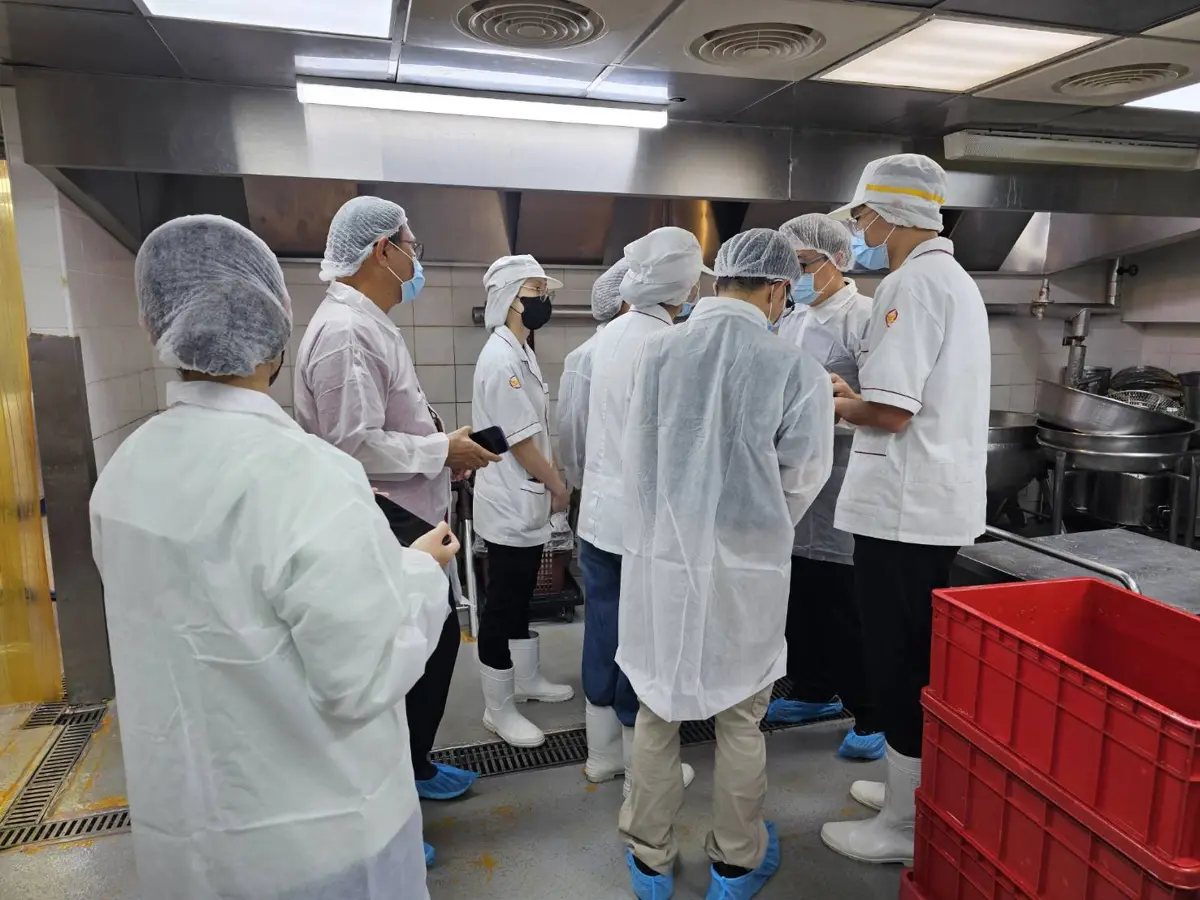 北市嚴防非洲豬瘟!教育局突擊2校午餐查來源,家長用App秒懂孩子吃什麼