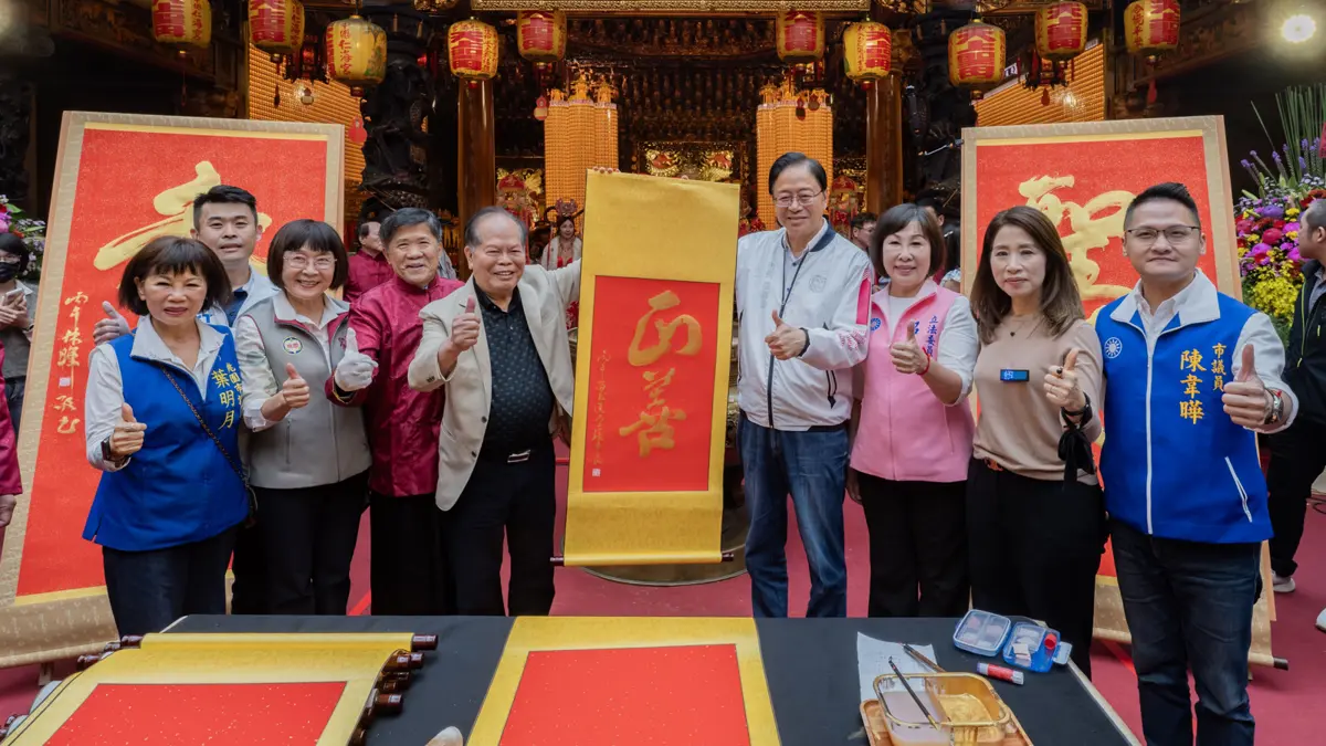 桃園市長張善政跑遍6宮廟慶媽祖生!仁海宮捐設備、明華園孫翠鳳親率總團獻演