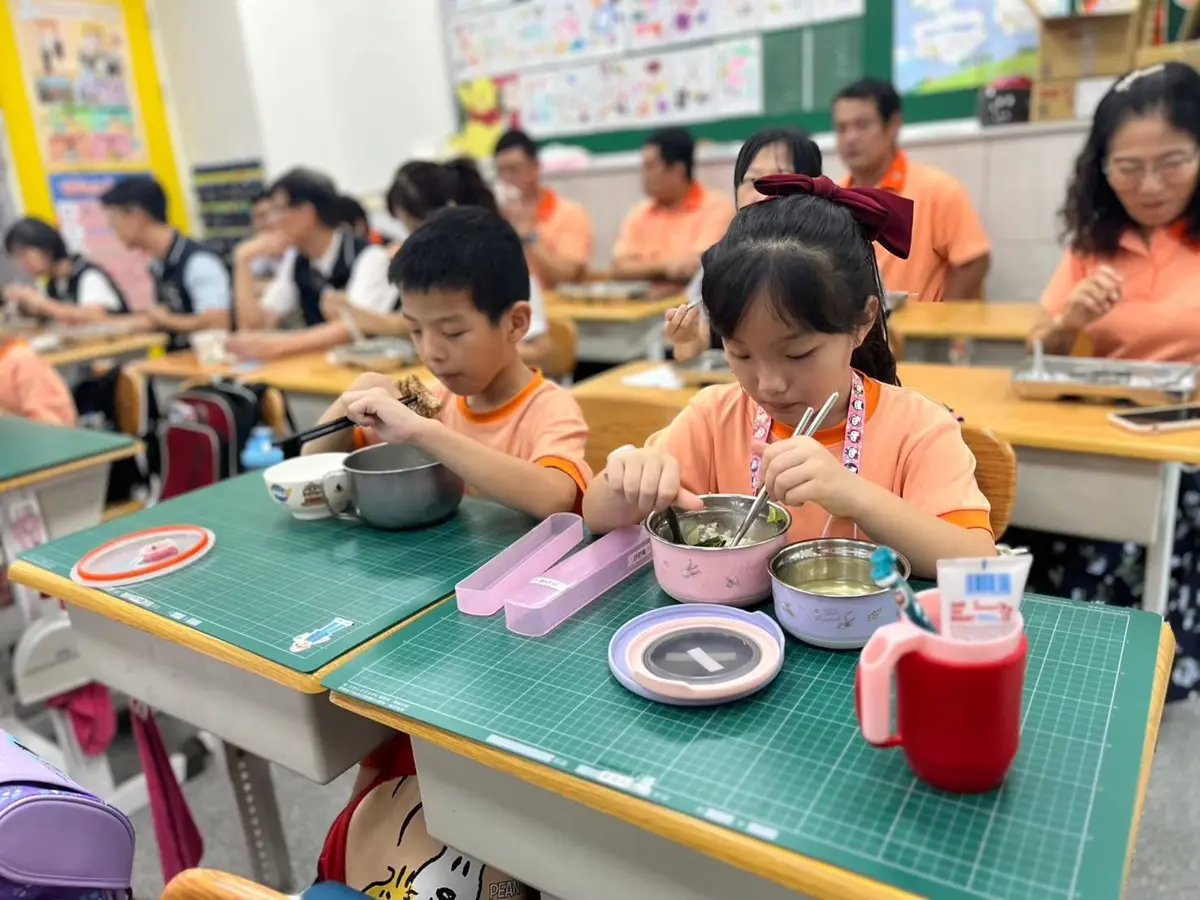 台中校園午餐今起吃得到溫體豬!市府掛保證:肉品國產、來源可溯